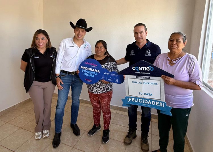 Municipio de El Marqués e IVEQ entregan obras de ampliación de vivienda