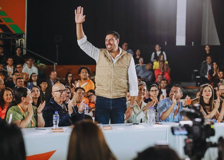 Alcalde de Compostela, Gustavo Ayón, deja Morena y se une a MC; Máynez lo destapa para la gubernatura de Nayarit