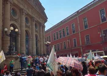 Suspende Congreso de CDMX sesión por intento de portazo