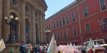 Suspende Congreso de CDMX sesión por intento de portazo