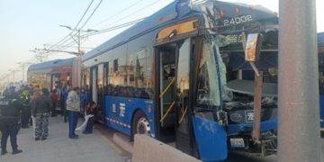 Choca trolebús en La Covadonga, rumbo a Chalco; hay varios lesionados