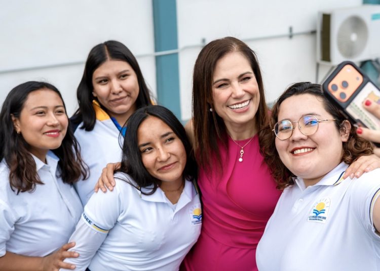 Alcaldesa de León renuncia al PAN tras 20 años de militancia
