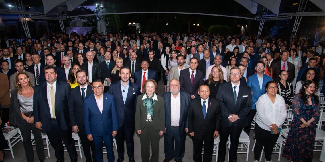 Haces Barba acompaña la presentación del libro “Tlalpan, entre la historia y mi corazón: un libro que nace de su gente”, escrito por su hijo