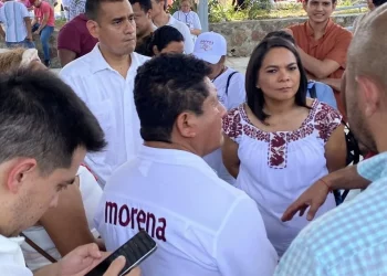 Abuchean a Beatriz Mojica en acto de Morena en Acapulco