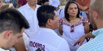 Abuchean a Beatriz Mojica en acto de Morena en Acapulco