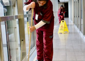 Inicia operación cooperativa de limpieza, como proveedora del Gobierno, anuncia Secretaría Anticorrupción