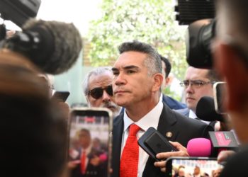 Oposición en Senado pide a Sheinbaum no asistir a cubre en Barcelona y cuidar relación con EU