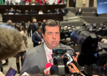 Pedro Haces pide al gobierno capitalino poner orden en el transporte público