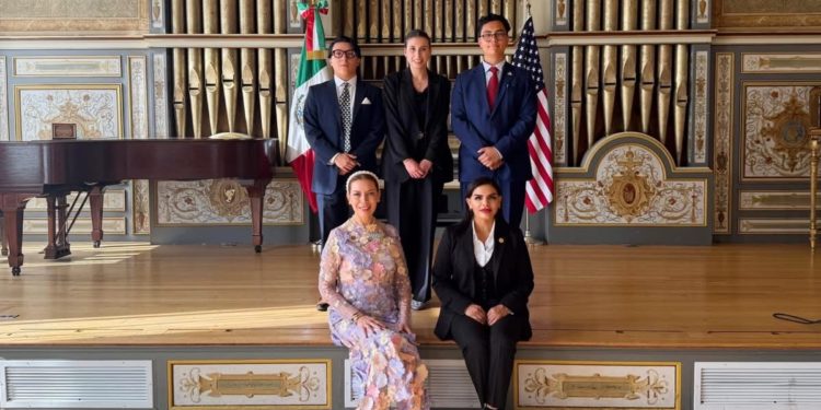 Universitarios mexicanos visitan Washington tras destacar en concurso sobre litigio contra fabricantes de armas