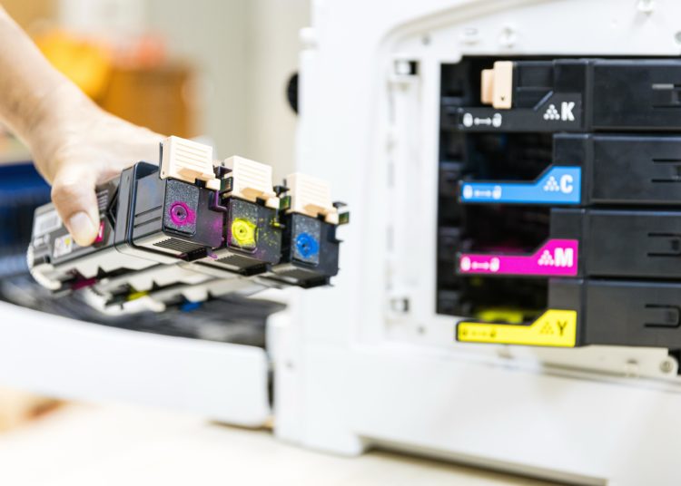 Alertan por presuntas irregularidades en licitación de tóners del IMSS en Baja California