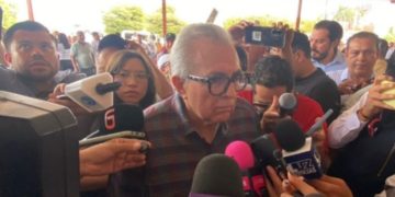 Rubén Rocha Moya rechaza pedir licencia para separarse de su cargo; enfrentará acusaciones sin temor, asegura