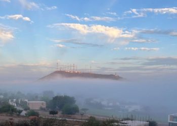 Mar de niebla borra la ciudad de Los Mochis