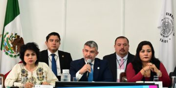 Mauricio Tabe arremete contra el “centralismo” en seguridad durante su comparecencia en el Congreso