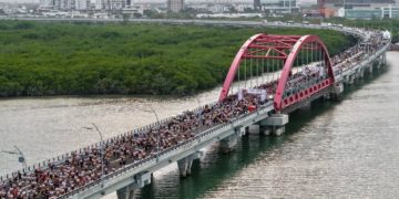 Celebran cancunenses apertura del Puente Vehicular Nichupté con carrera conmemorativa