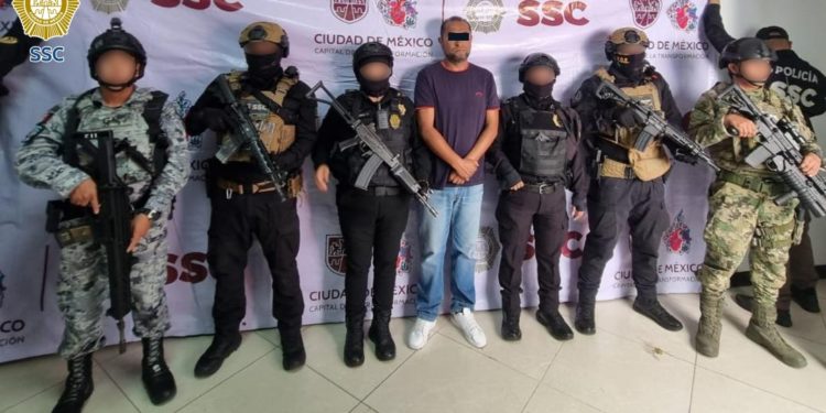 Aseguran droga y cartuchos tras cateos en Venustiano Carranza; hay cuatro detenidos
