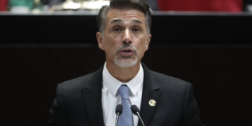 Sergio Mayer renuncia a Morena, será diputado independiente
