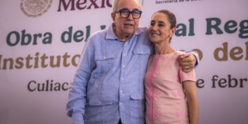 Comparece Rubén Rocha Moya ante la FGR en Culiacán