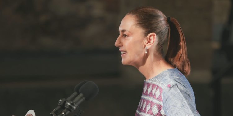 Estoy tranquila, falso que esté entre la espada y la pared, afirma Sheinbaum ante acusaciones de EU