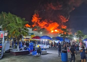 Incendio en recinto ferial en el municipio de Centro, Tabasco, deja cinco personas sin vida