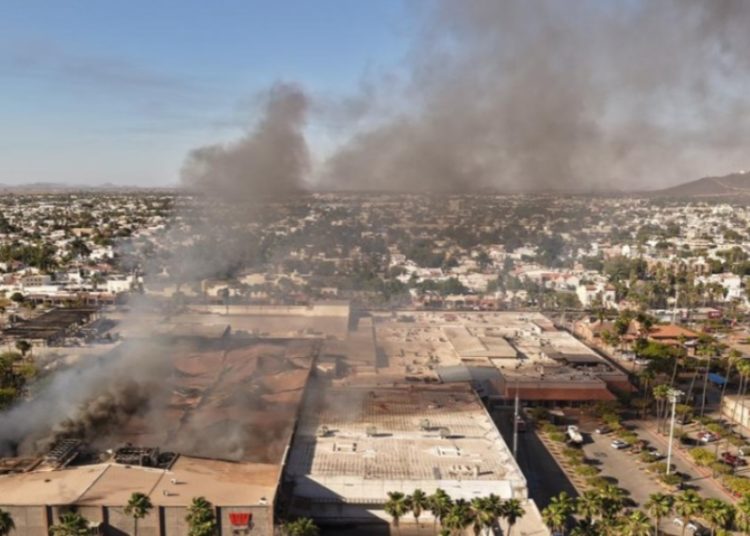Sube a 6 la cifra de fallecidos en incendio de Plaza Fiesta en Los Mochis