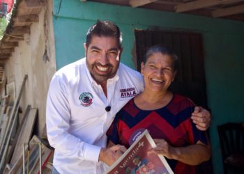 Armando Ayala sostiene encuentros vecinales y destaca apoyos para mujeres en Tijuana