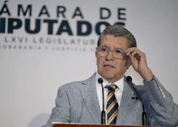 Llama Monreal a la prudencia con las demandas de juicio político