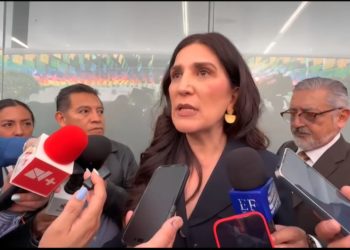 Kenia López denuncia presunta persecución política en contra de Maru Campos
