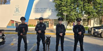 Policía de Monterrey resguarda colegio ante presuntas amenazas