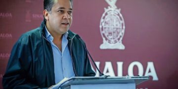 Exsecretario de finanzas del gobierno de Sinaloa se entrega en Estados Unidos