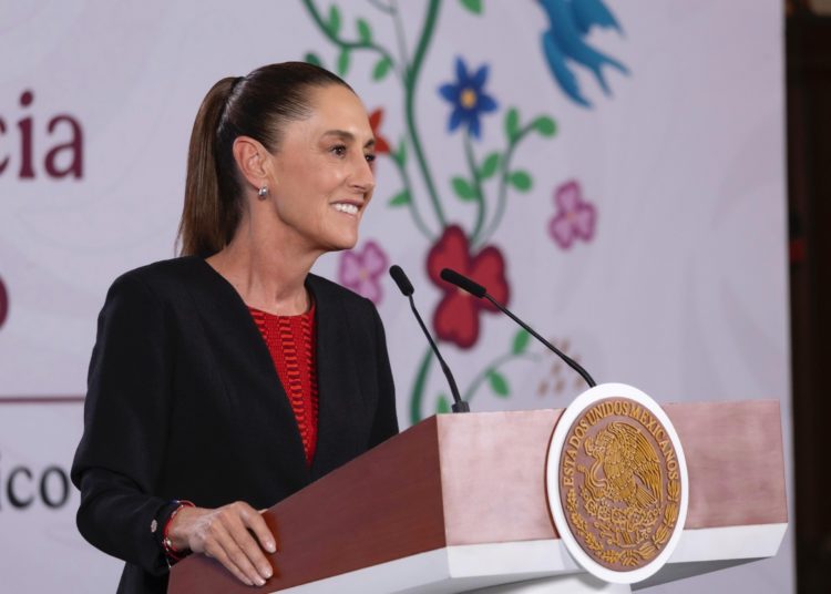 Nada obliga a México a vigilar a las personas señaladas por EU, dice Sheinbaum