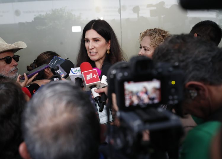 Kenia López acusa de un periodo extraordinario para concentrar más poder político y reprimir la libertad de expresión