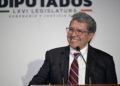 Ricardo Monreal se deslinda  de denuncia contra periodistas