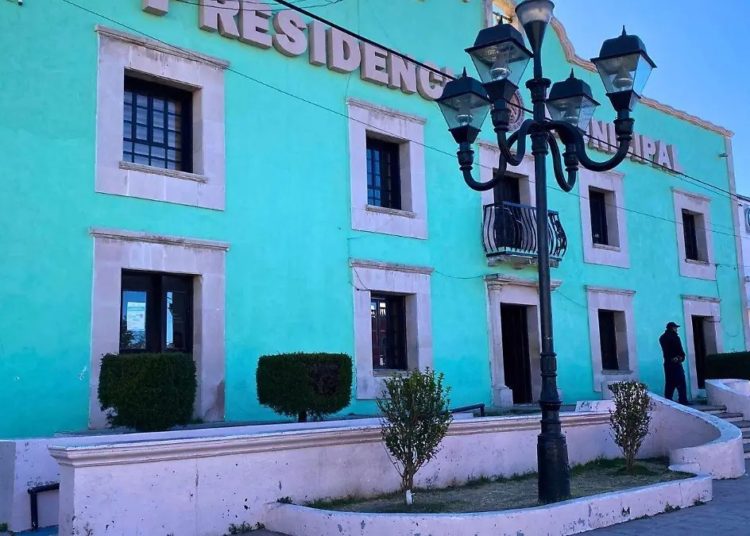 Detienen a exdirector jurídico del municipio de Pueblo Nuevo por presunto peculado