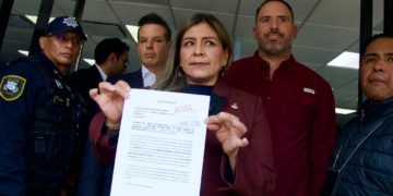 Morena Nuevo León denuncia a Samuel García ante la FGR por desvío de recursos