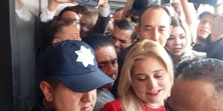 Maru Campos comparece ante la FGR en CDMX por el caso de agentes de la CIA