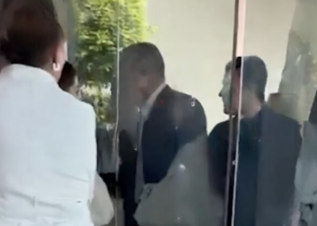 Irrumpe alcalde de Metepec en club deportivo con hombres armados y agrede a usuario