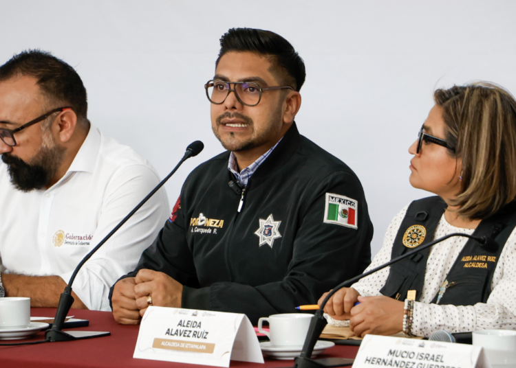 Adolfo Cerqueda y Aleida Alavez presentan avances del proyecto del Parque Lineal que se construirá en el camellón de Av. Texcoco