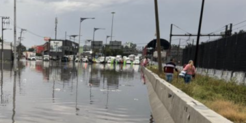 Fuertes lluvias provocan inundaciones en el oriente del Edomex