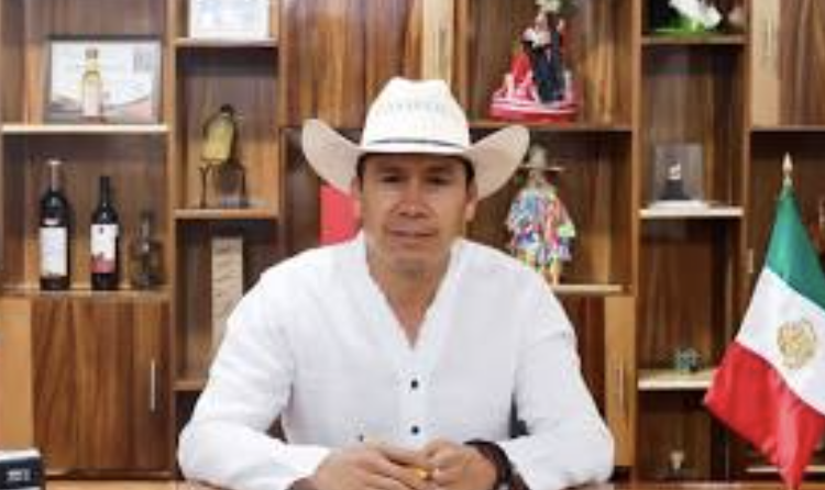 Atacan a balazos a César Figueroa “El Chivo”, alcalde de Miahuatlán