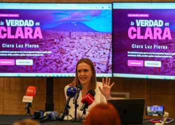 Clara Luz Flores lanza plataforma para recopilar reportes ciudadanos en Nuevo León