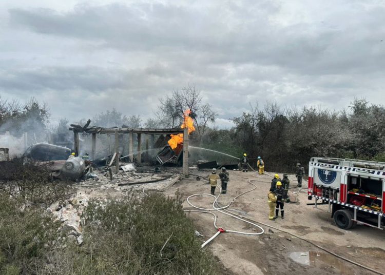 Ocurre fuerte explosión de pipa en predio clandestino del municipio de Tepeaca, Puebla, evacúan hospital, escuelas y viviendas
