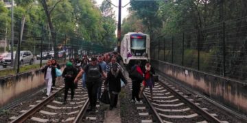 Falla el Tren Ligero en ruta al Estadio Azteca a 10 días del Mundial