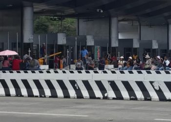 Toma la CNTE caseta de la México-Cuernavaca