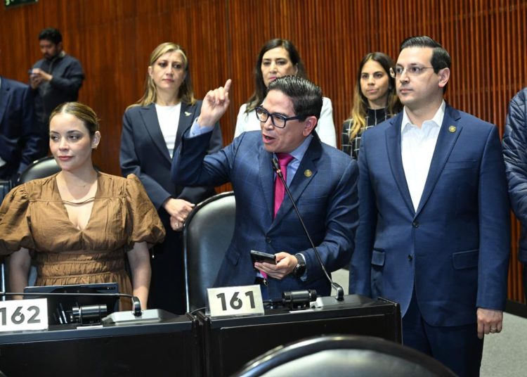 PAN condena que Sheinbaum prefirió a la elite de la FiFA que oír a madres buscadoras.