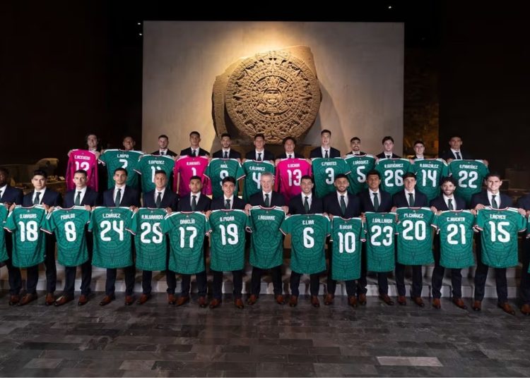 Selección Mexicana se toma foto oficial de la Copa del Mundo en el Museo de Antropología