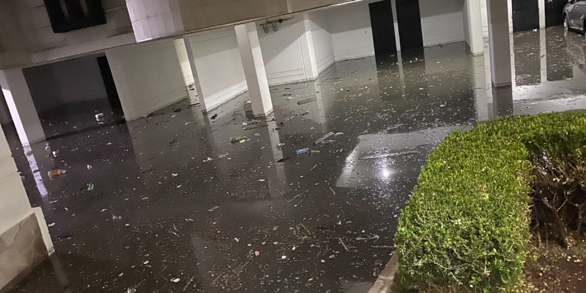 Restablecen circulación en vialidades de Huixquilucan tras inundaciones por lluvias