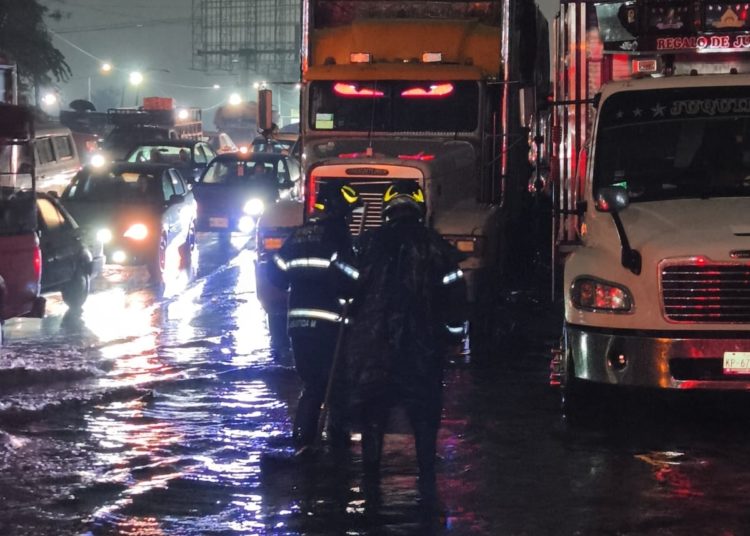 Atiende Gobierno capitalino el 70% de los encharcamientos por fuertes lluvias