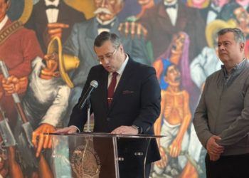 AMTRIJA conmemora los 90 años del Tribunal Federal de Justicia Administrativa con la donación de una placa alusiva