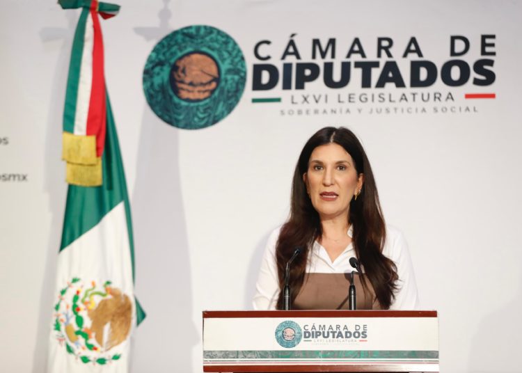 Kenia López llama a combatir a los políticos corruptos que protegen a los criminales
